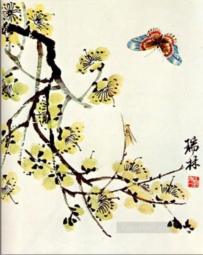 中国 Painting - Qi Baishi 蝶と開花プル伝統的な中国